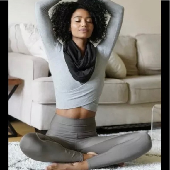 Beyond Yoga Infinity zipper Scarf